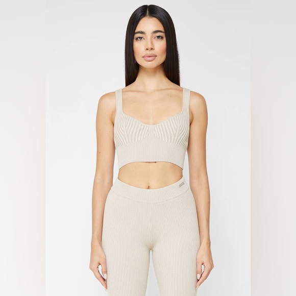 Manière de Voir Set - Beige Ribbed Contour Crop Top & Ombré Flared Leggings - Picture 3 of 15